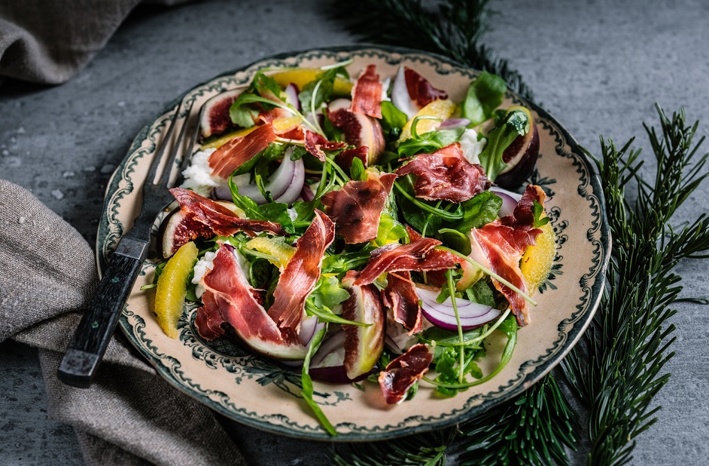 Salat med Prosciutto di Parma og figner - Italiensk & Mad